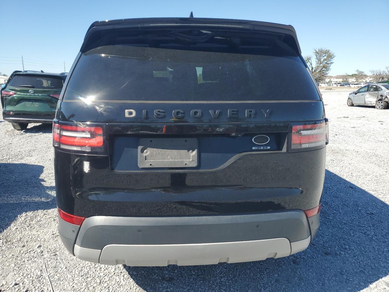 2017 Land Rover Discovery - Image 6