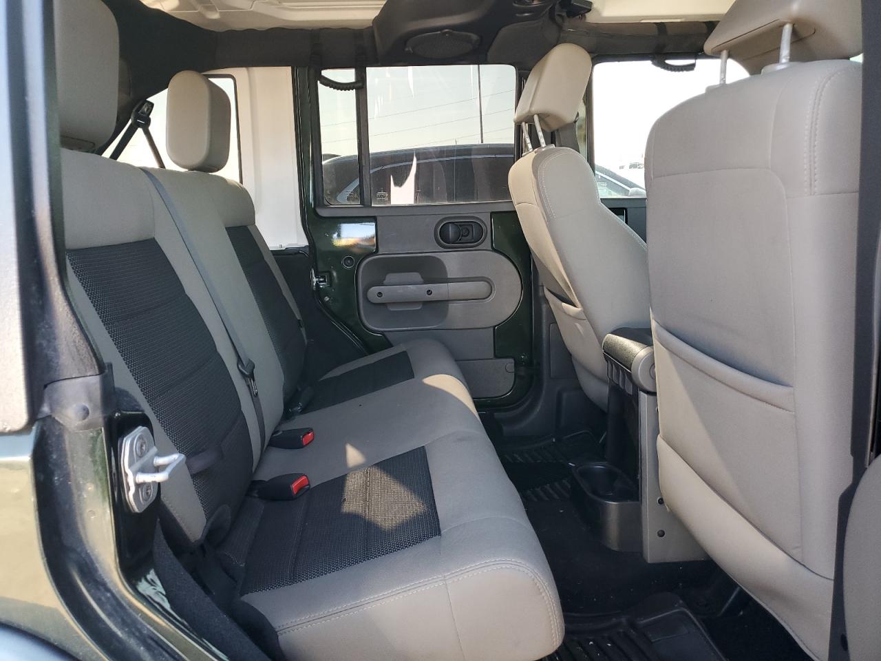 2010 Jeep Wrangler - Image 10