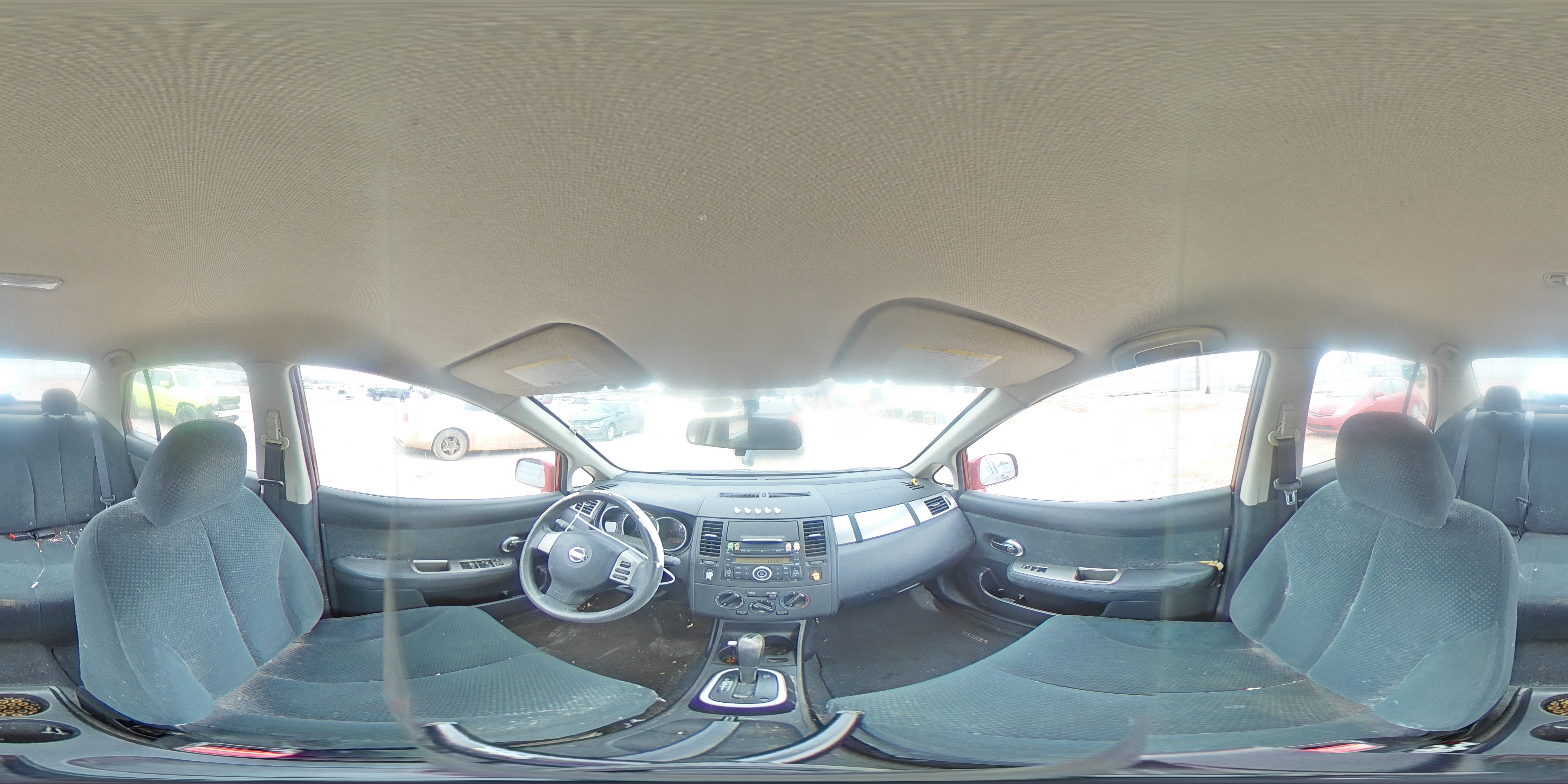 2011 Nissan Versa - Image 12