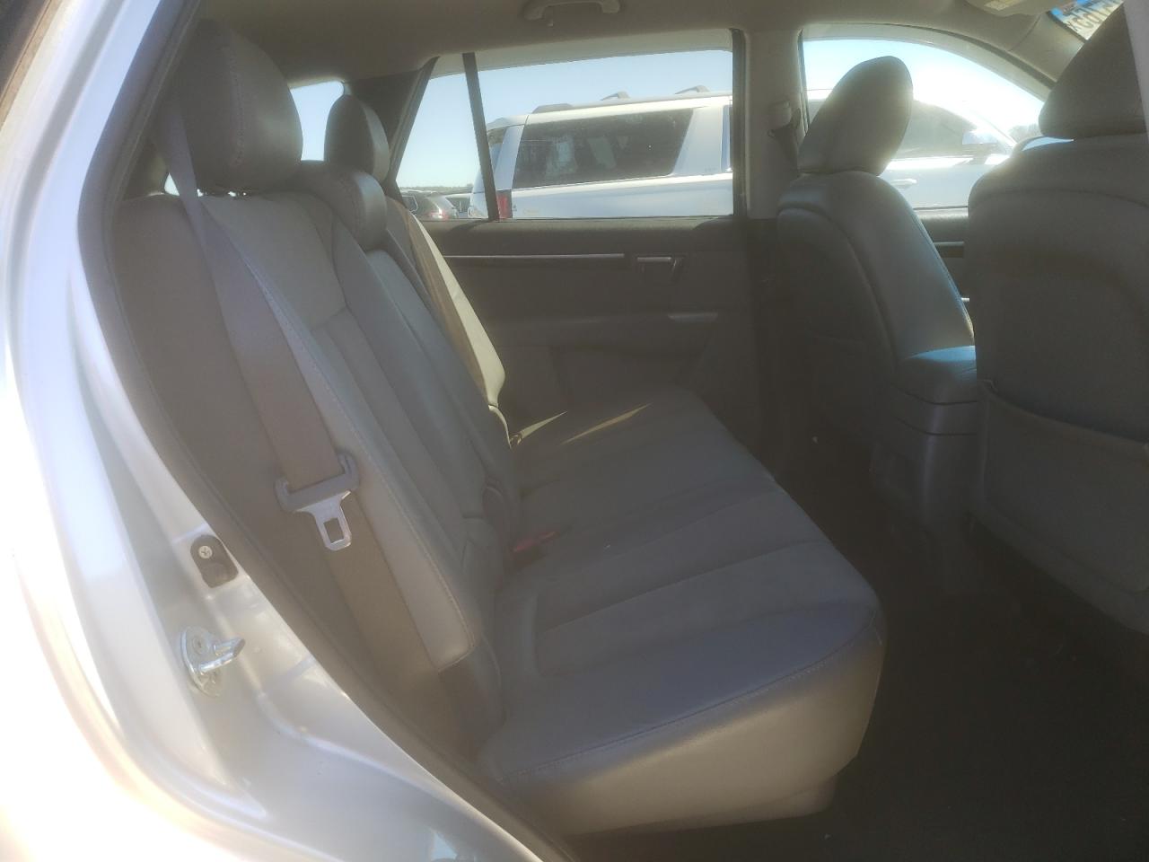 2011 Hyundai Santa Fe - Image 11