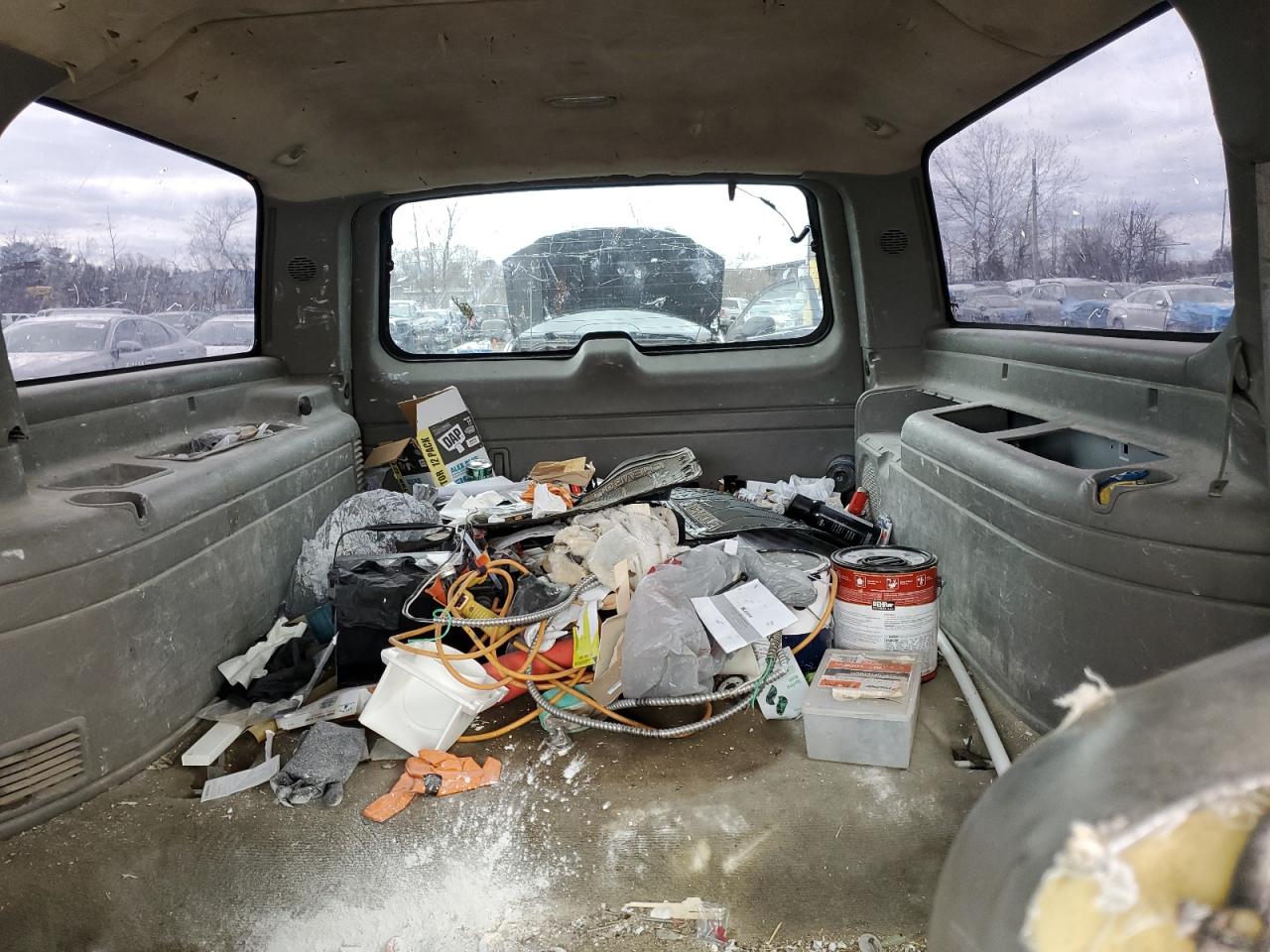 2006 Chevrolet Suburban - Image 10