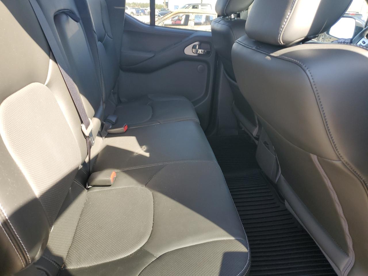 2021 Nissan Navara (Frontier) - Image 11