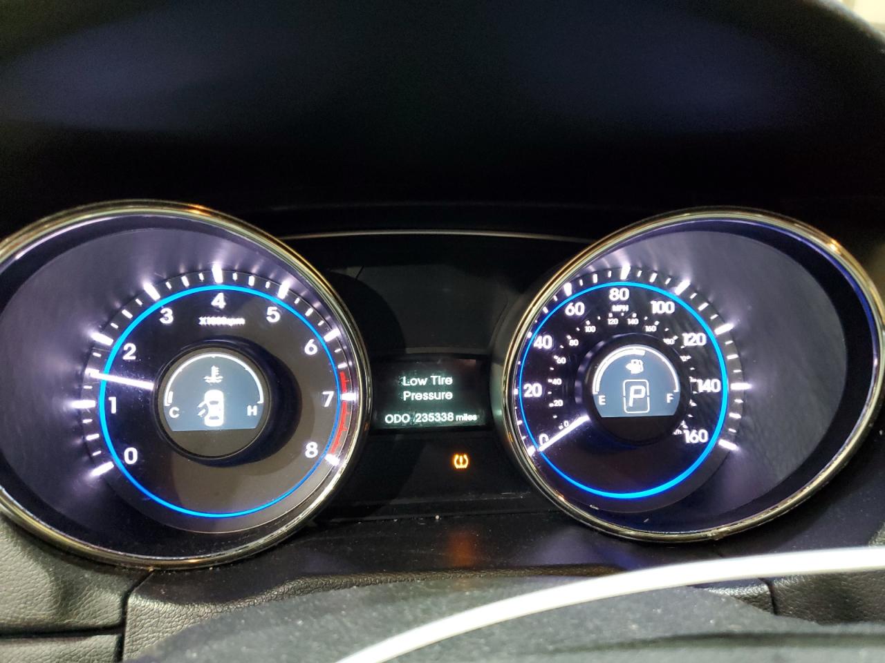 2011 Hyundai Sonata - Image 9