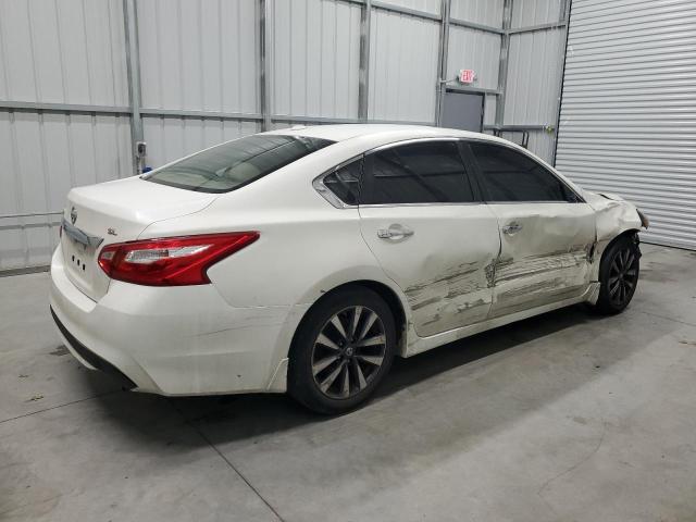 Sedans NISSAN ALTIMA 2016 Biały