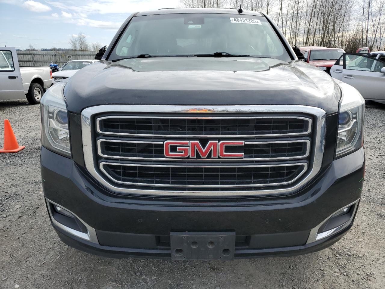 2016 GMC Yukon - Image 5