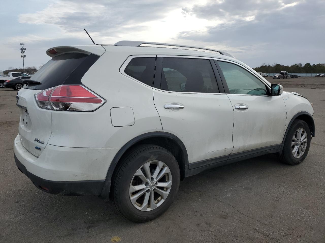2014 Nissan Rogue - Image 3