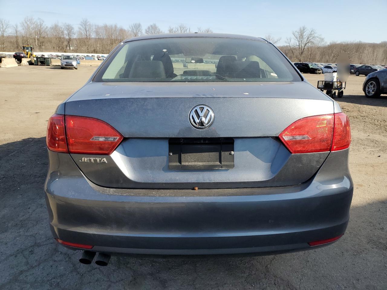 2014 Volkswagen Jetta - Image 6