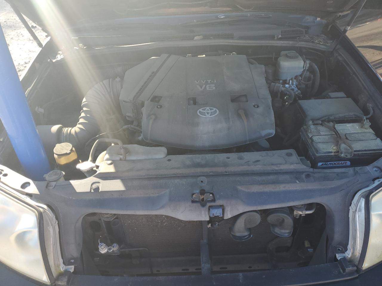 2005 Toyota 4Runner - Image 12