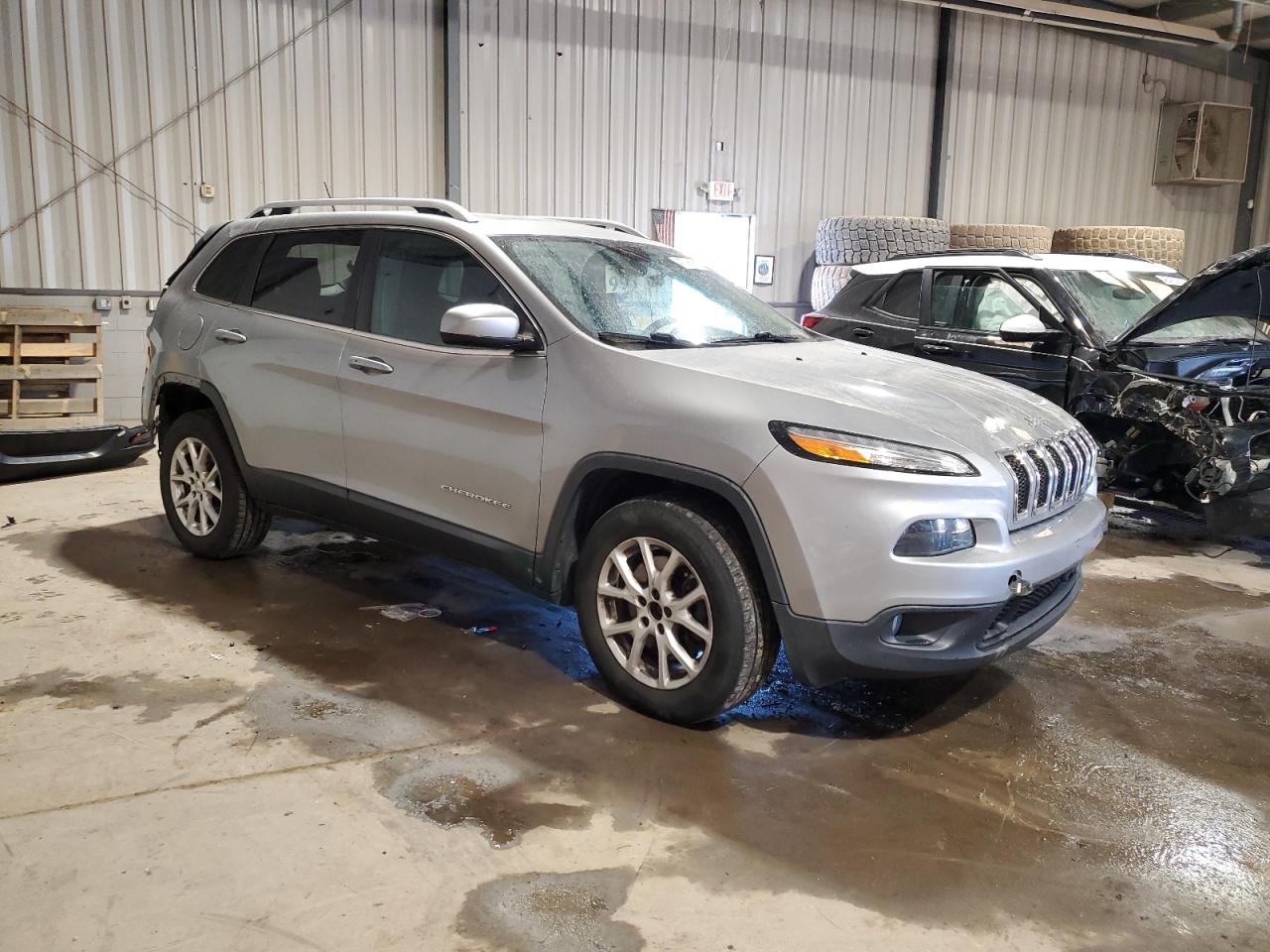2015 Jeep Grand Cherokee - Image 4