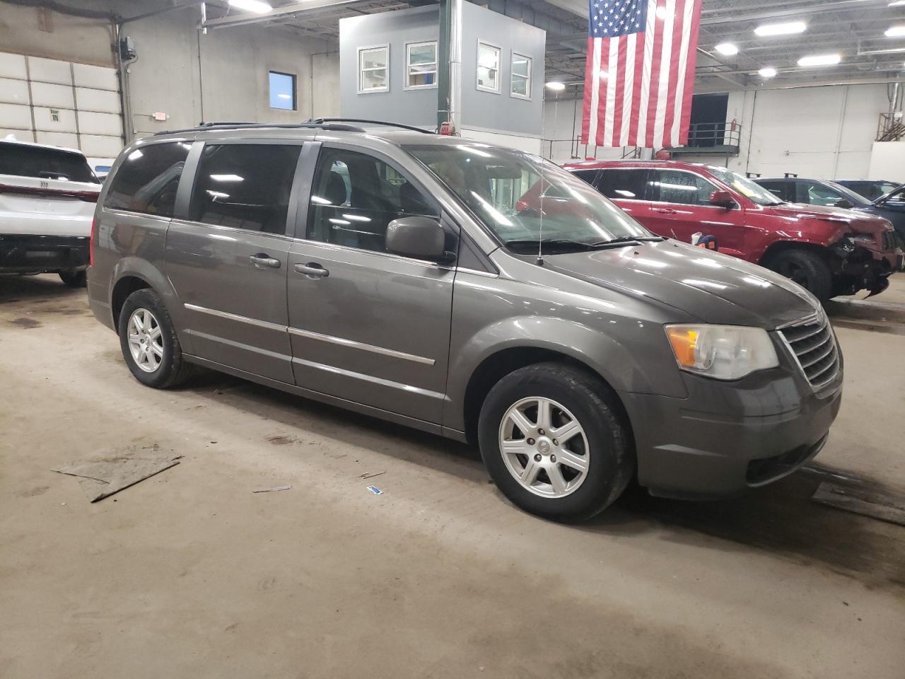 2010 Chrysler Town & Country - Image 4