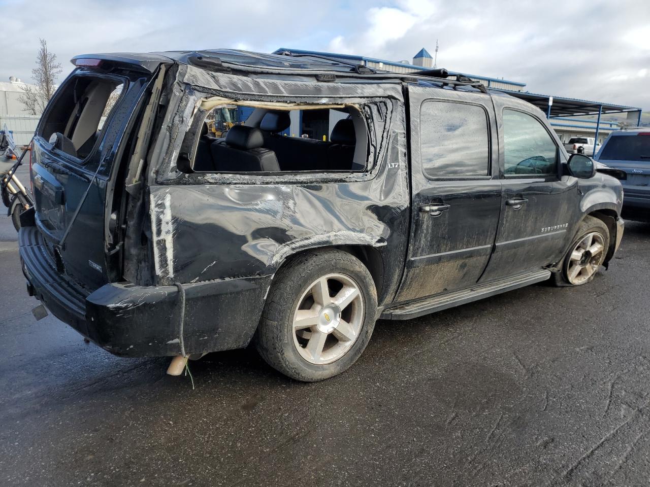 2007 Chevrolet Suburban - Image 3