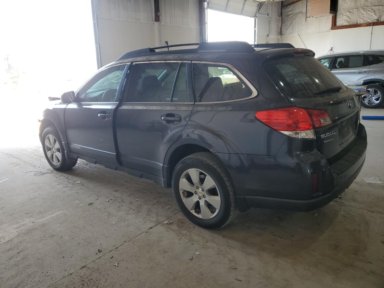 2011 Subaru Outback - Image 2
