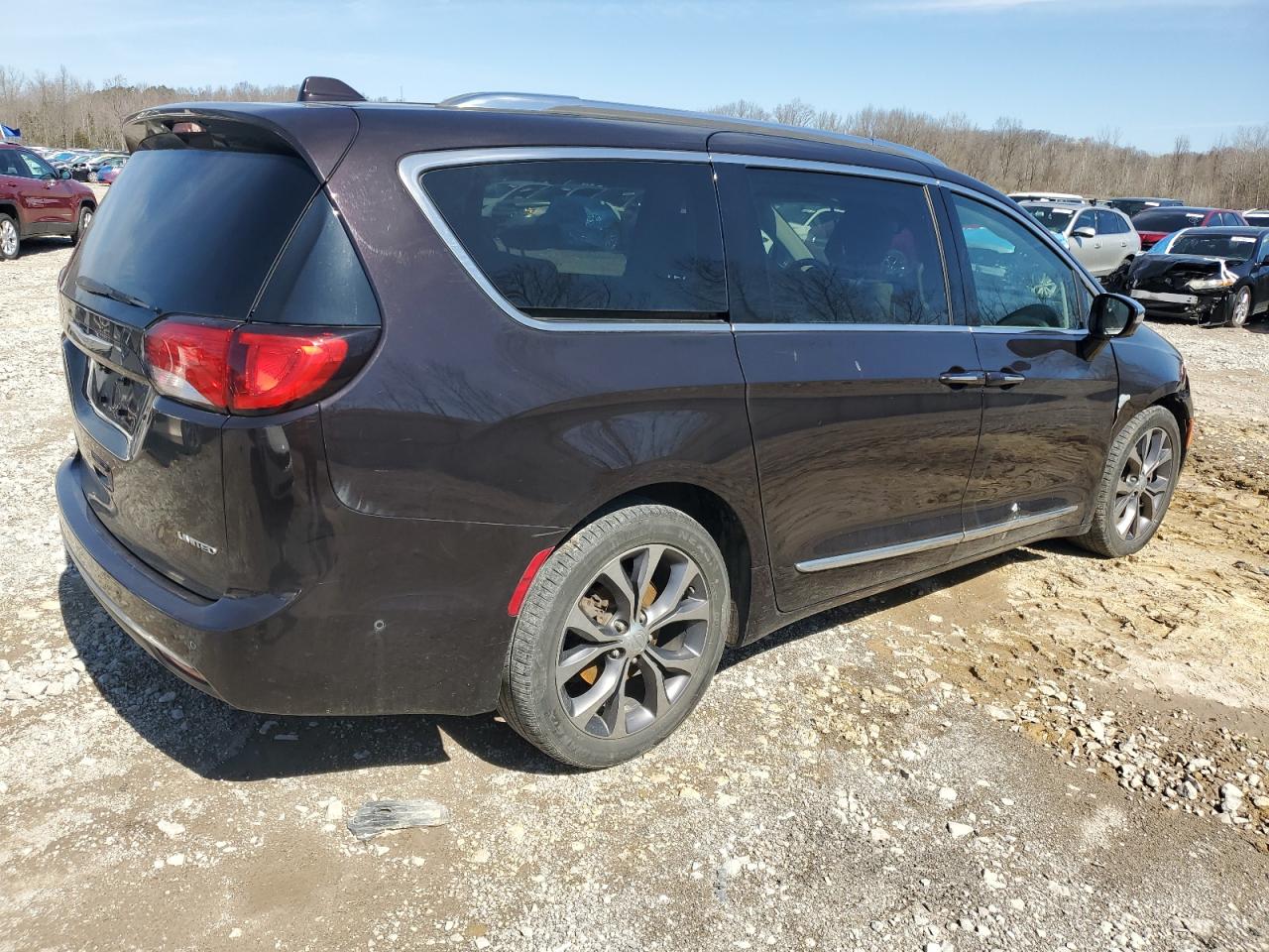 2017 Chrysler Pacifica - Image 3