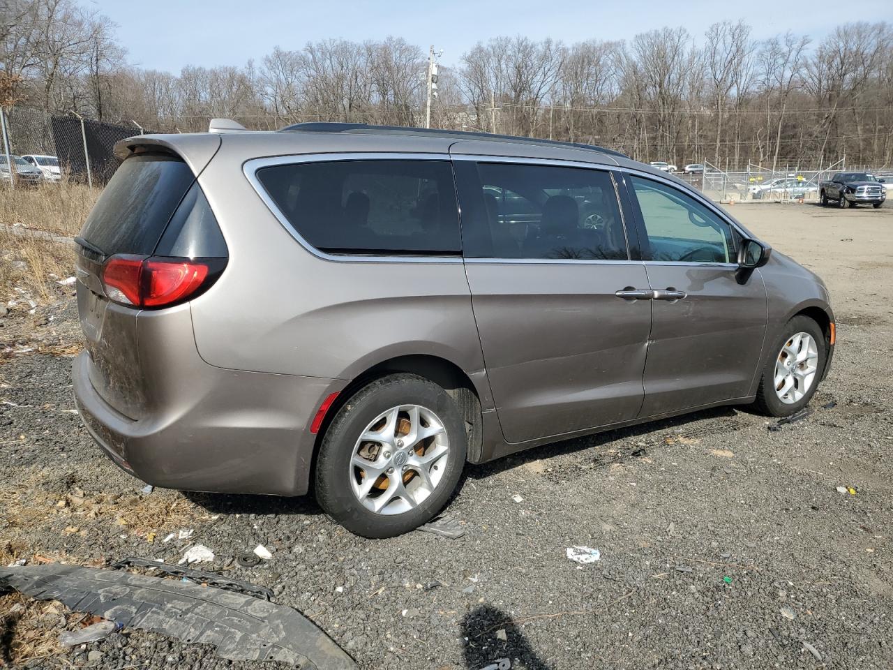 2017 Chrysler Pacifica - Image 3