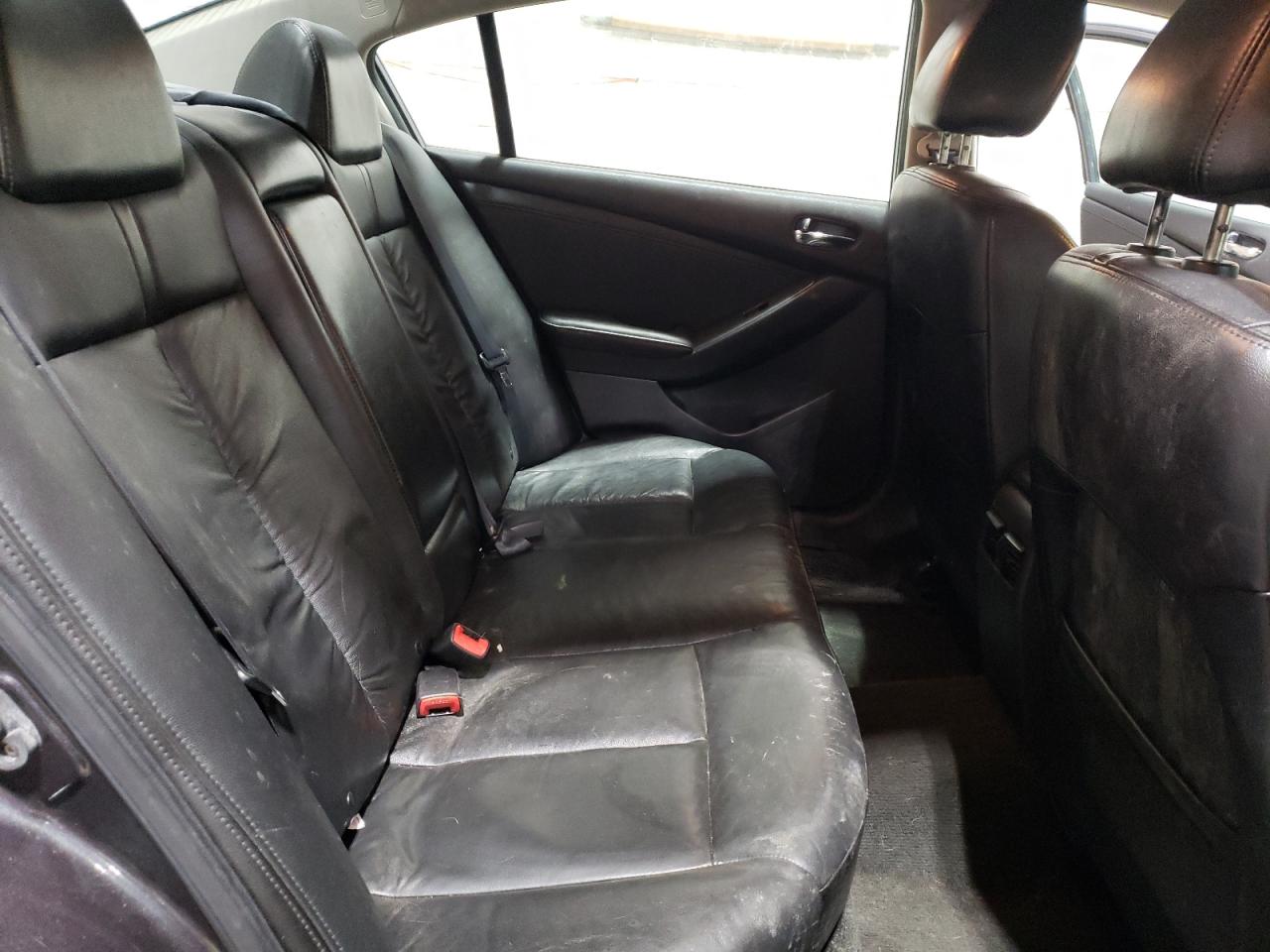 2011 Nissan Altima - Image 10