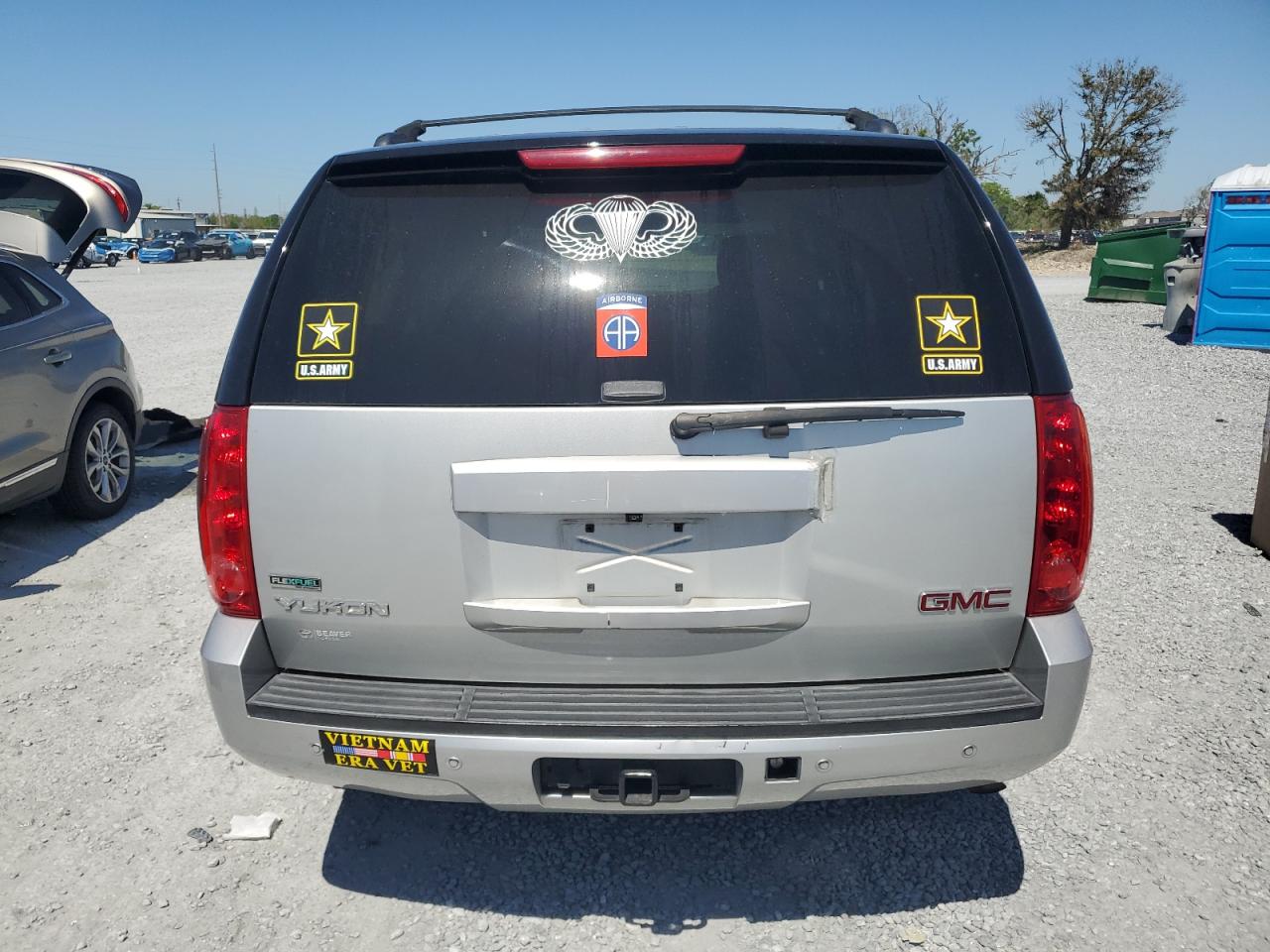 2011 GMC Yukon - Image 6