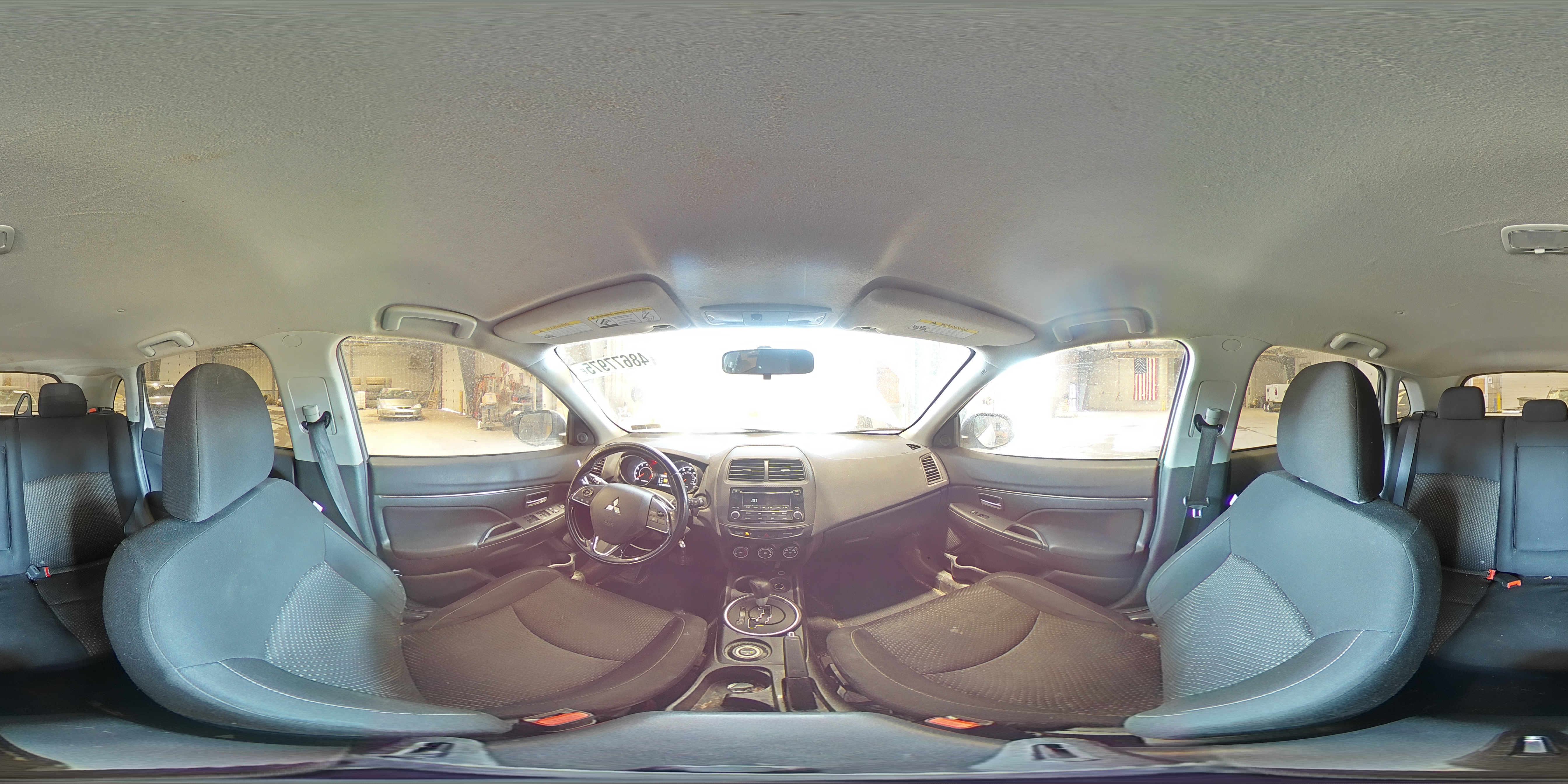2016 Mitsubishi Outlander - Image 13
