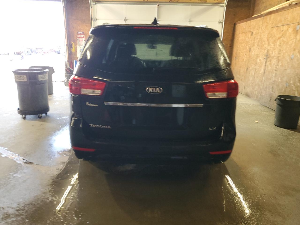 2015 Kia Sedona - Image 6