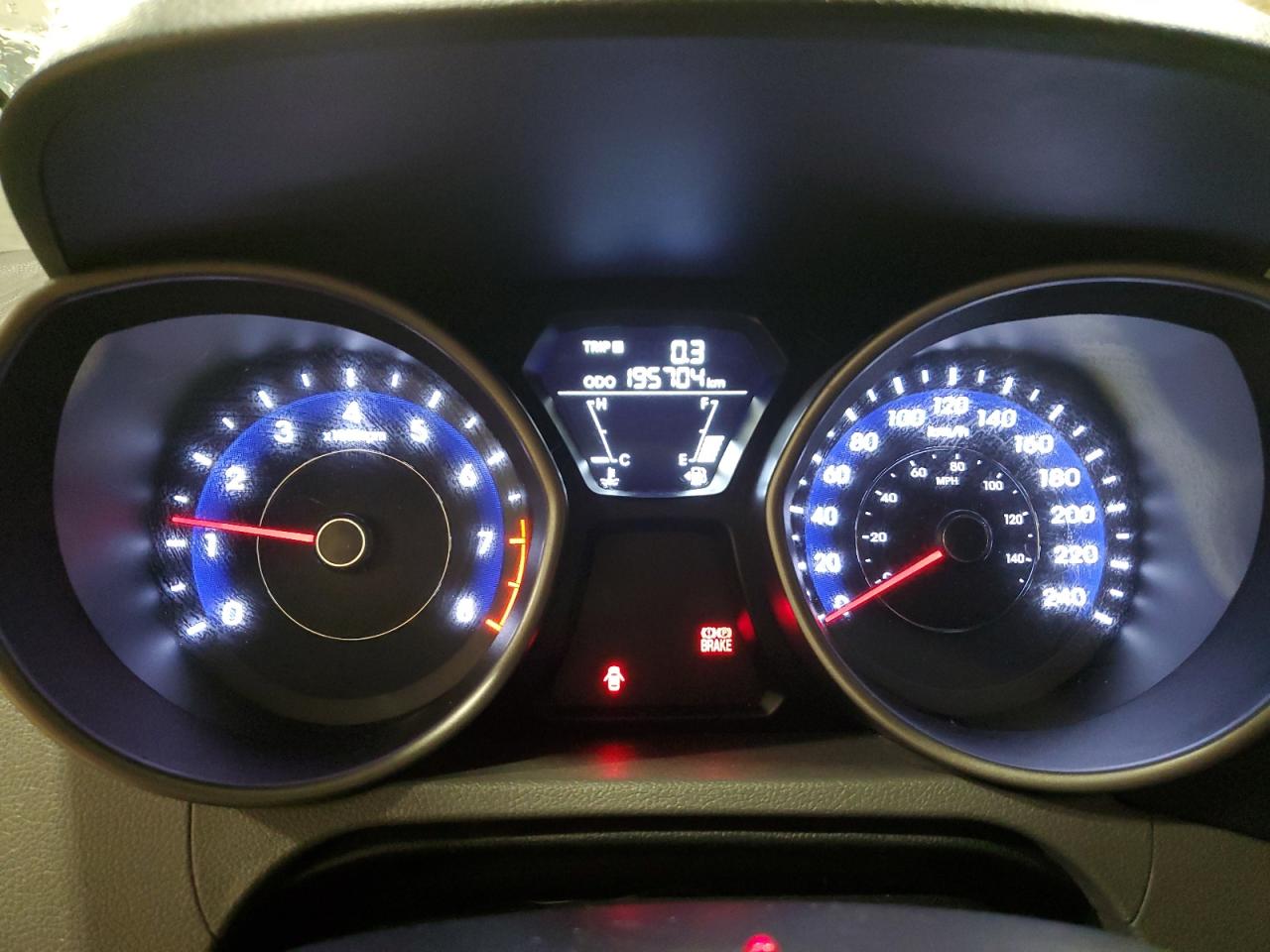 2013 Hyundai Elantra - Image 9