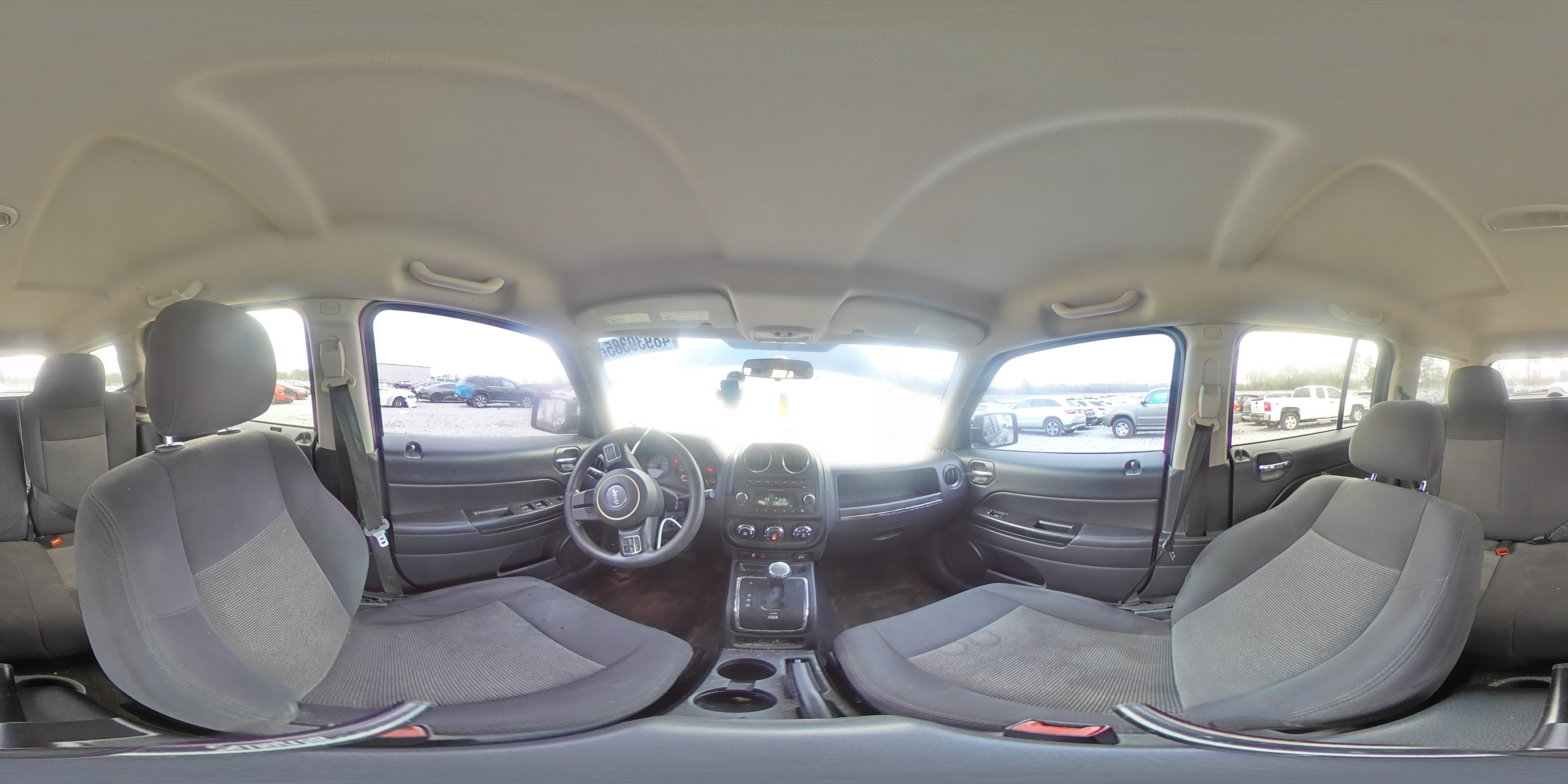 2015 Jeep Liberty (Patriot) - Image 13
