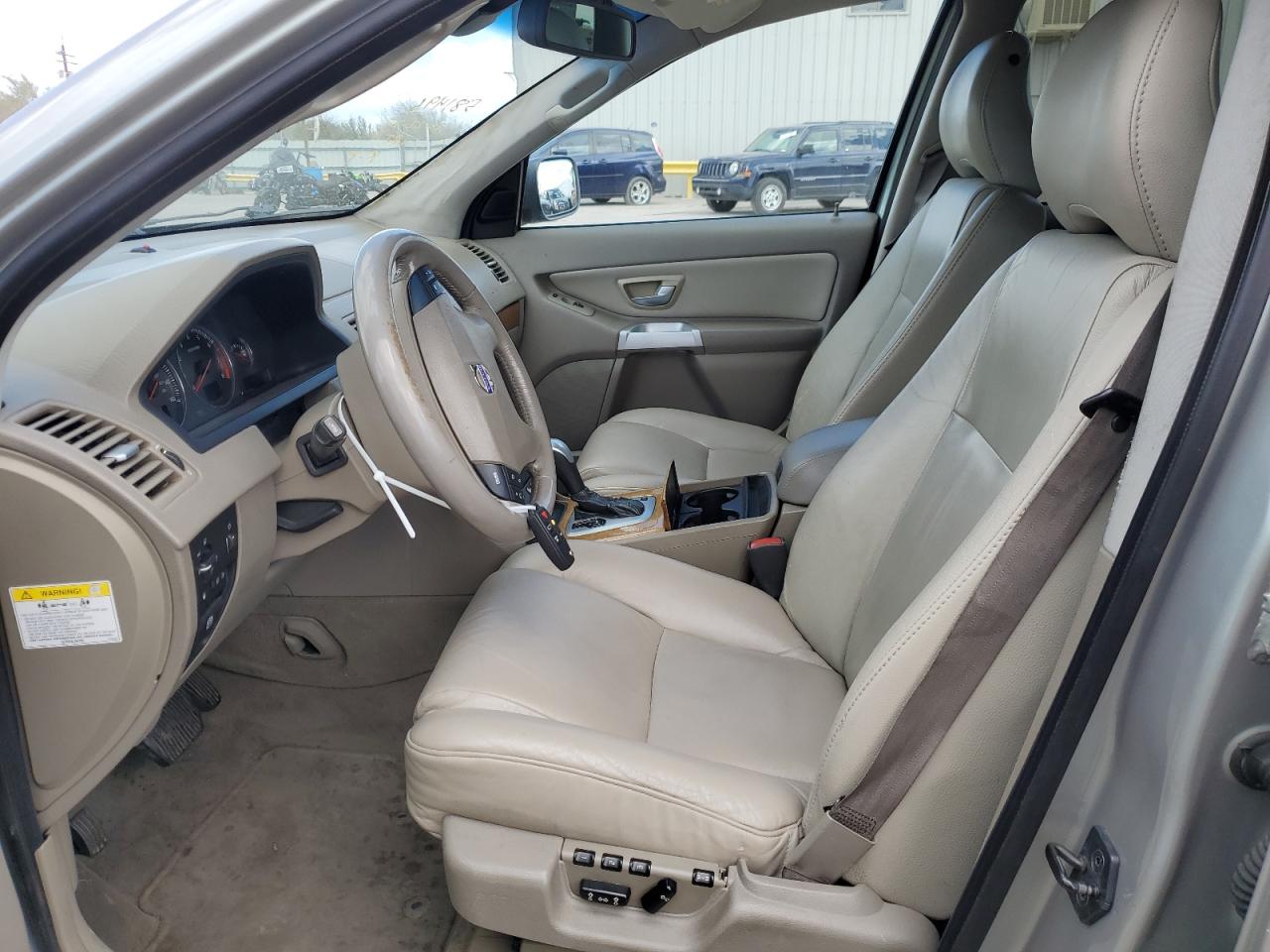 2004 Volvo XC90 - Image 7