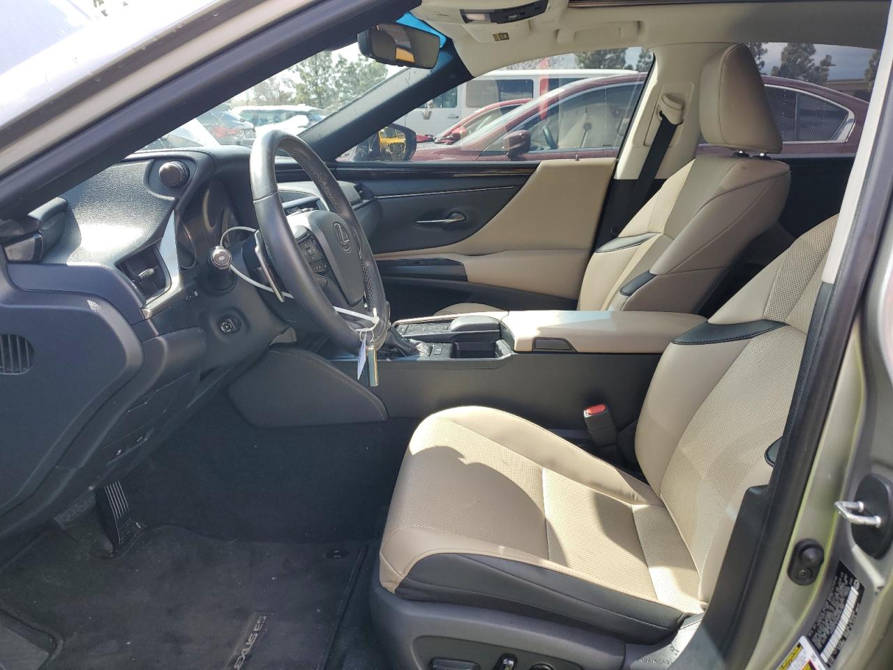 2021 Lexus ES - Image 7