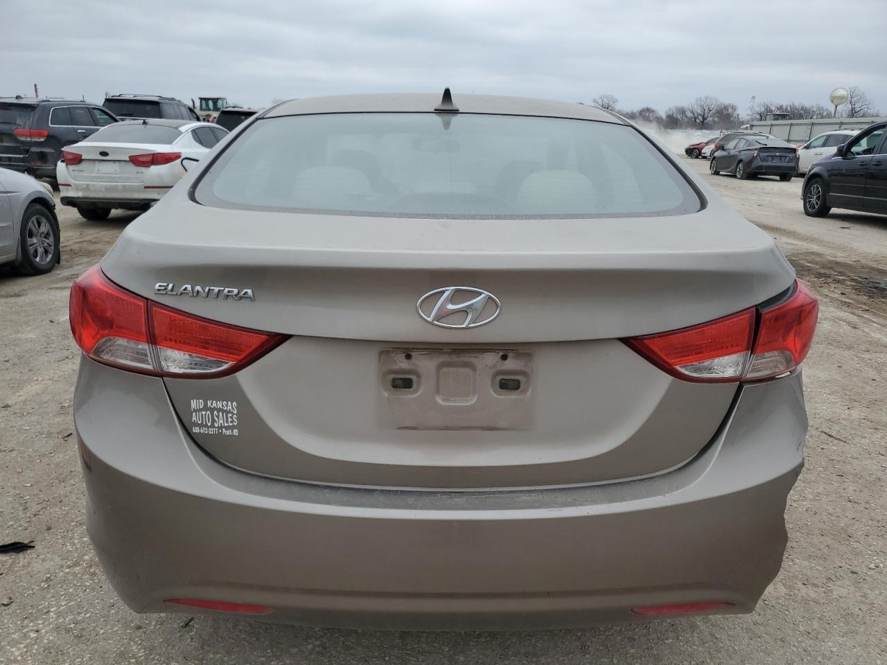 2013 Hyundai Elantra - Image 6