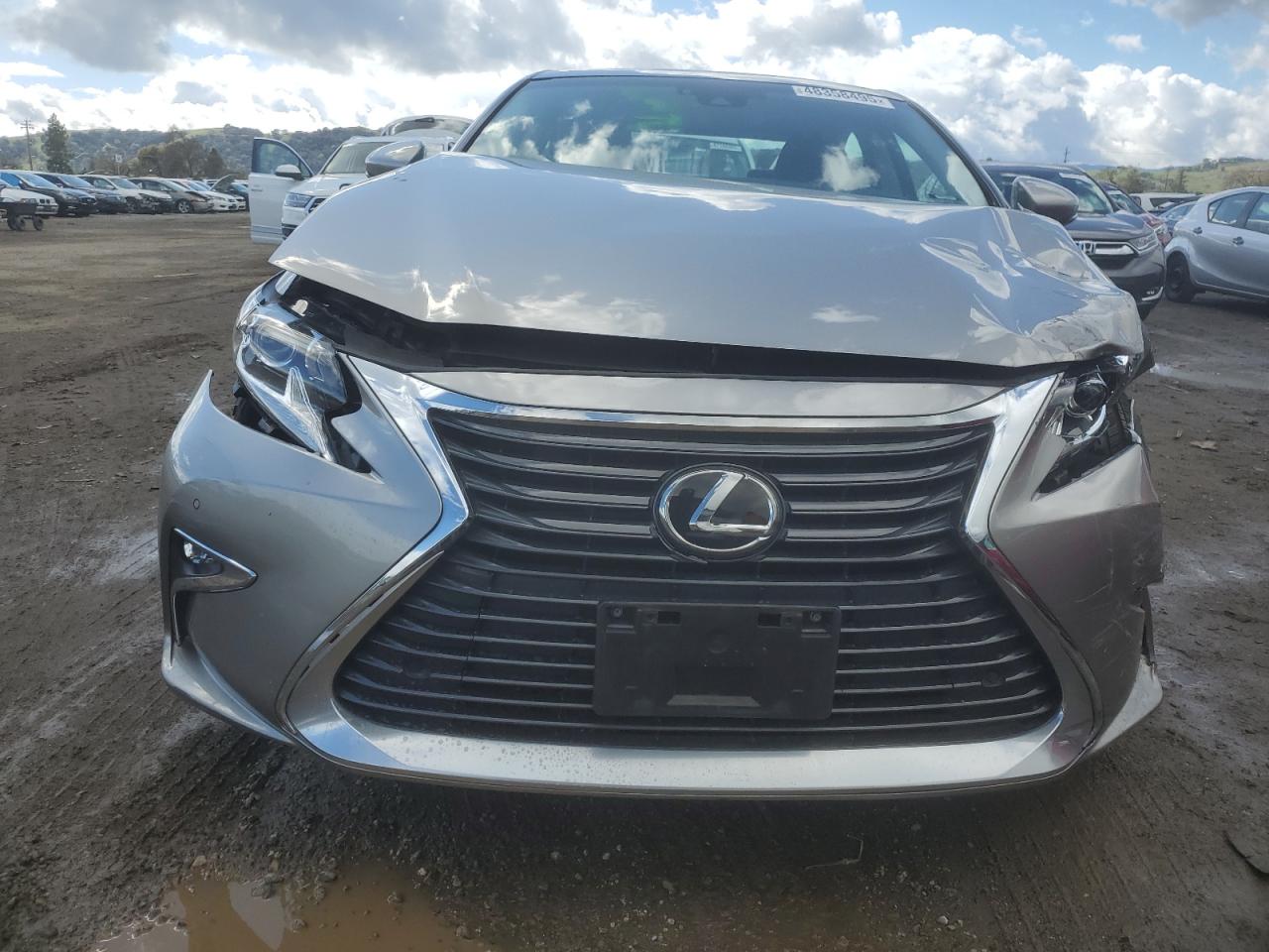 2018 Lexus ES - Image 5