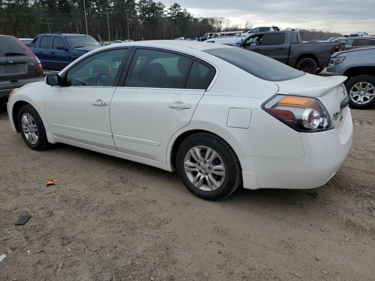 2011 Nissan Altima - Image 2