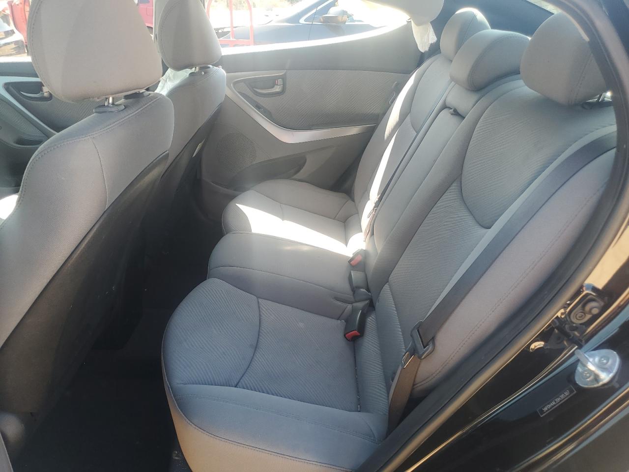 2013 Hyundai Elantra - Image 10