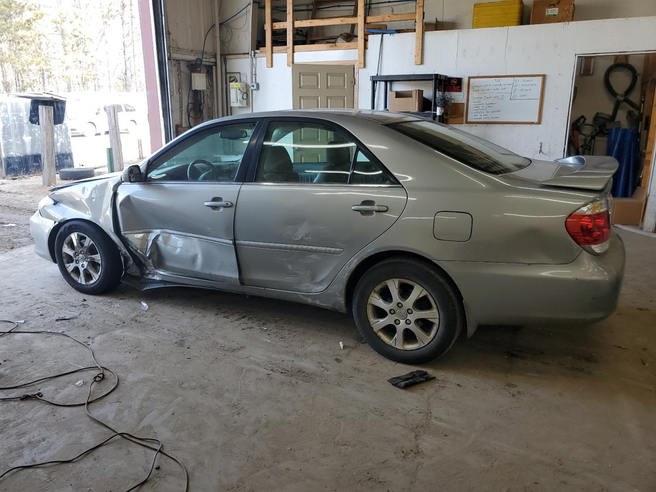 2005 Toyota Camry - Image 2