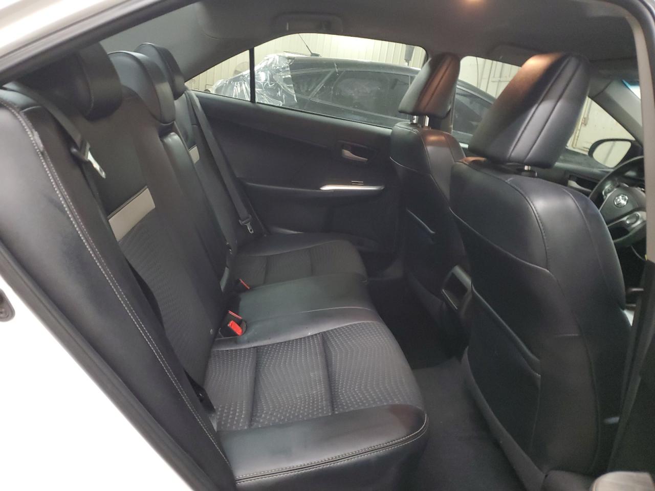 2014 Toyota Camry - Image 10