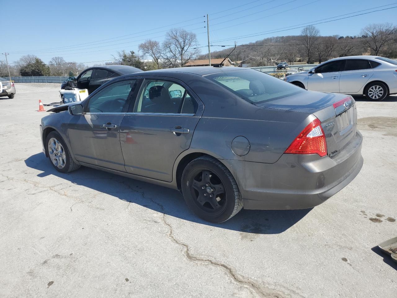 2011 Ford Fusion - Image 2