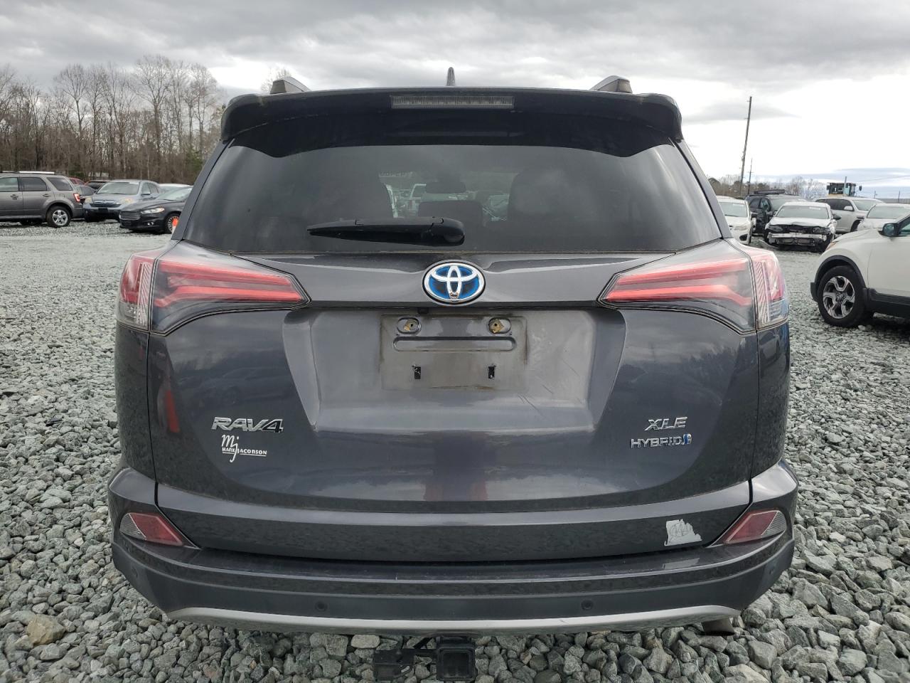 2017 Toyota RAV 4 - Image 6