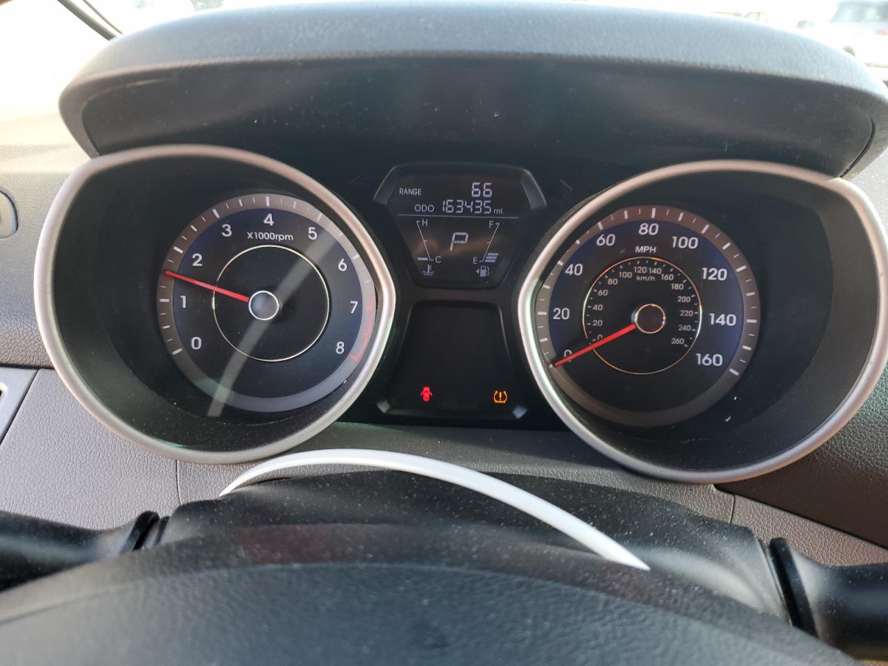 2013 Hyundai Elantra - Image 9
