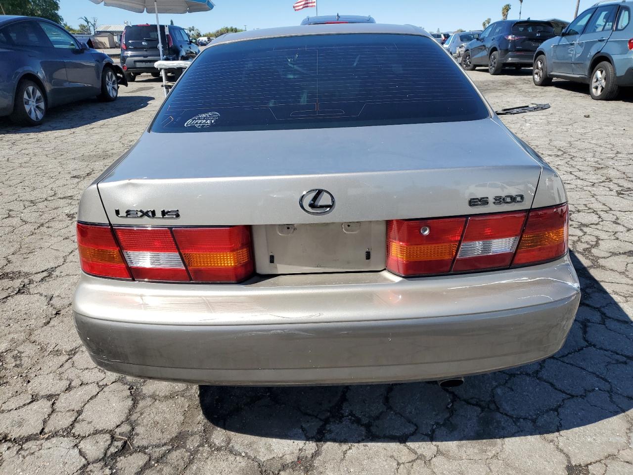 1999 Lexus ES - Image 6
