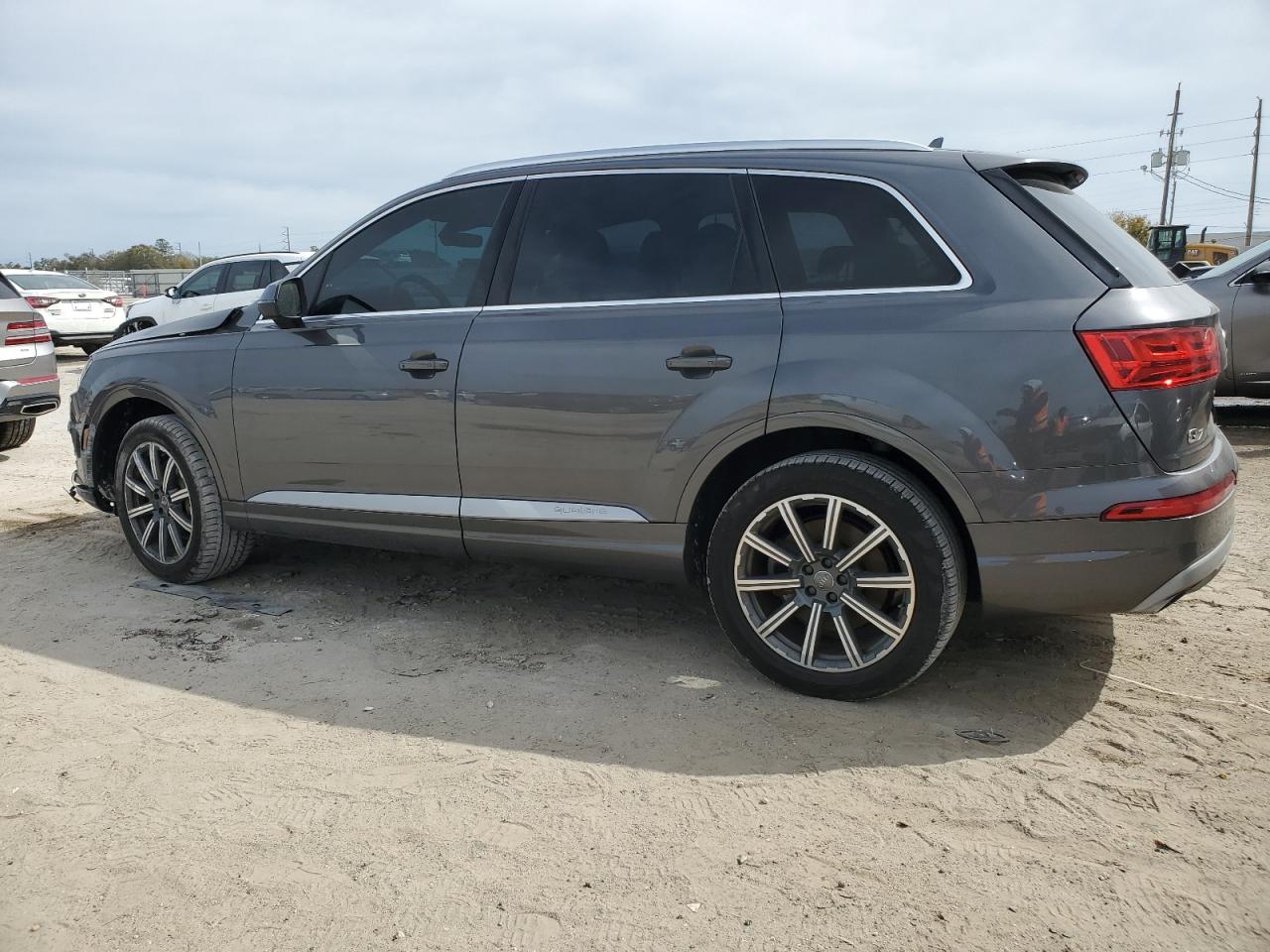 2019 Audi Q7 - Image 2