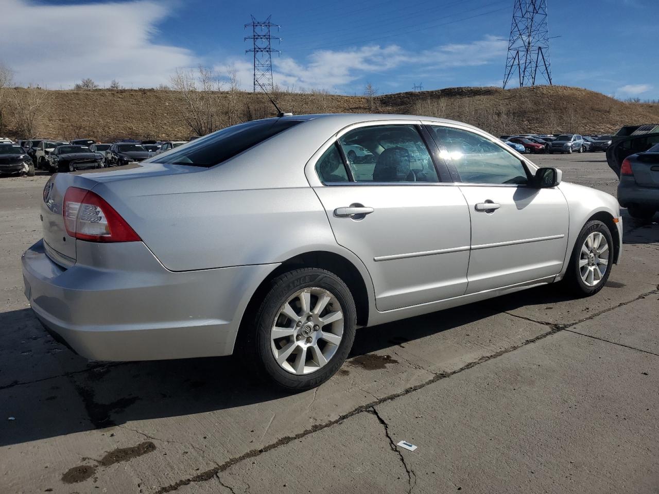 2009 Mercury Milan - Image 3