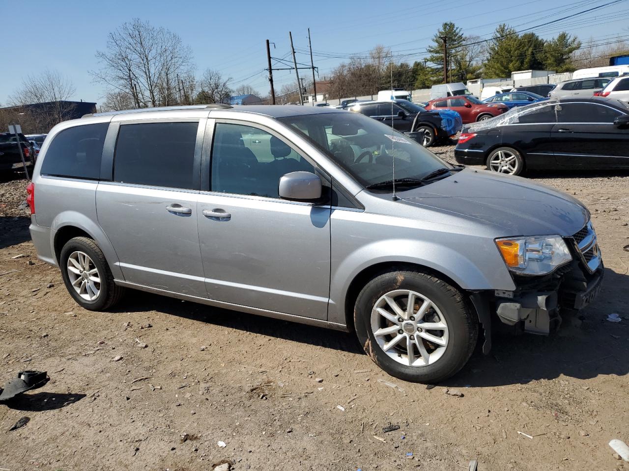 2019 Dodge Caravan - Image 4