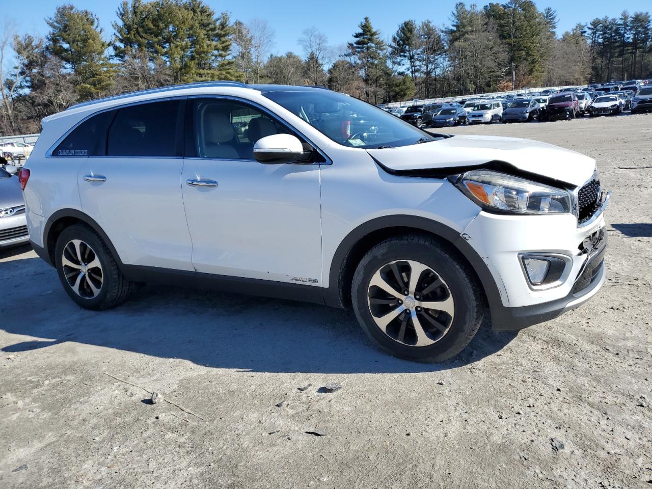 2016 Kia Sorento - Image 4