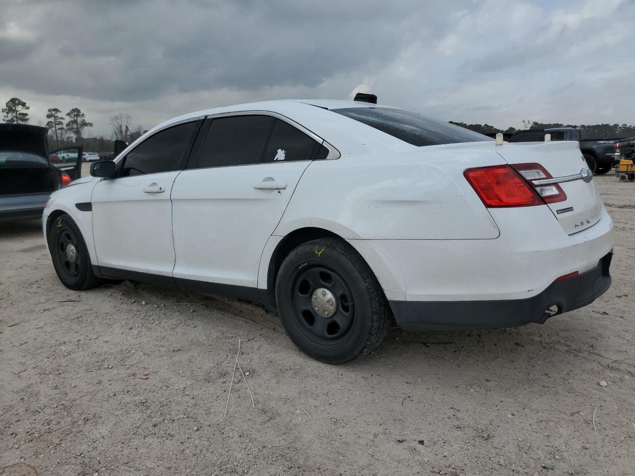 2015 Ford Taurus - Image 2