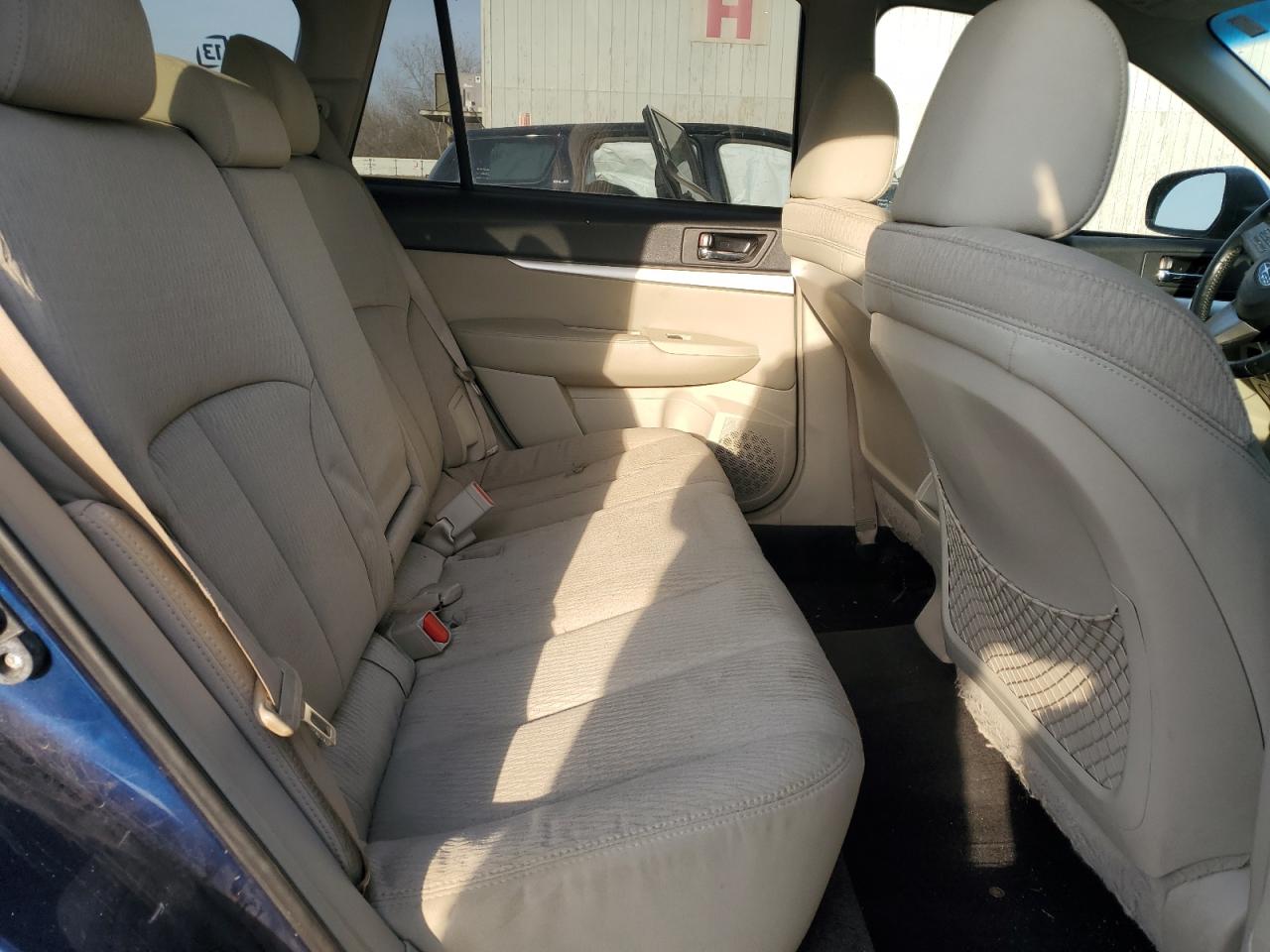 2011 Subaru Outback - Image 10