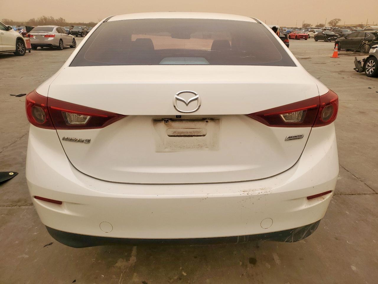2016 Mazda 3 - Image 6