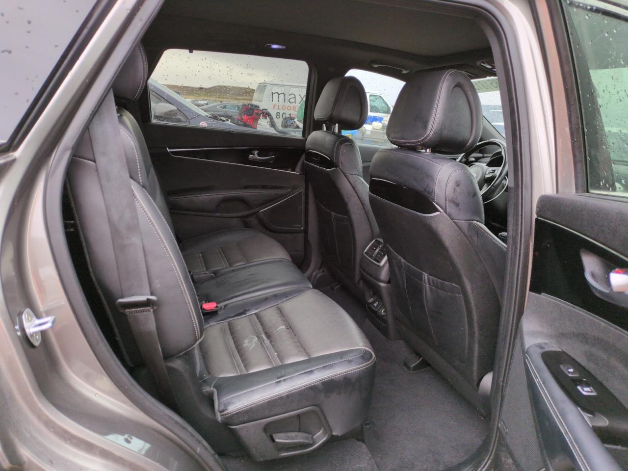 2016 Kia Sorento - Image 10