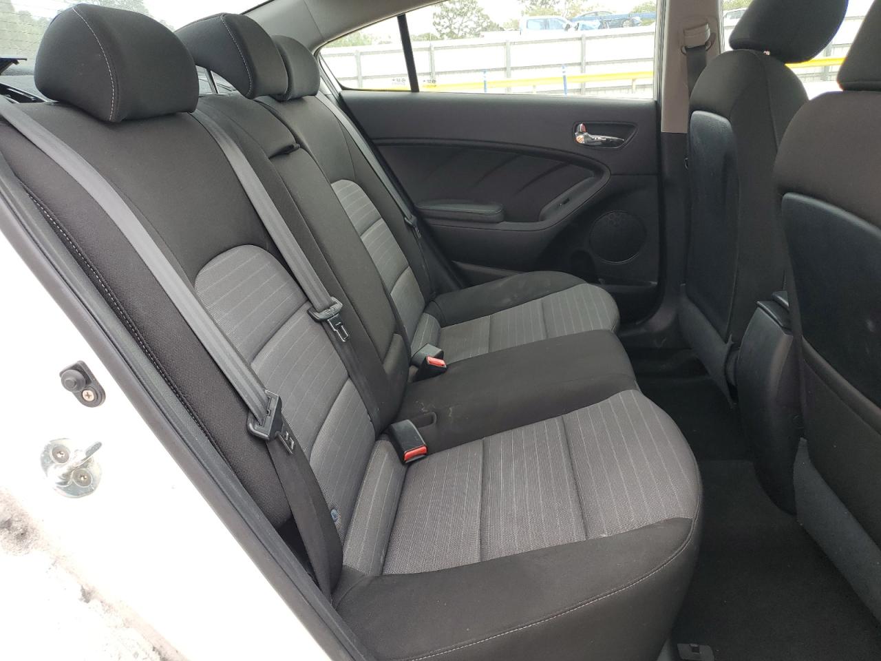 2016 Kia Forte - Image 10