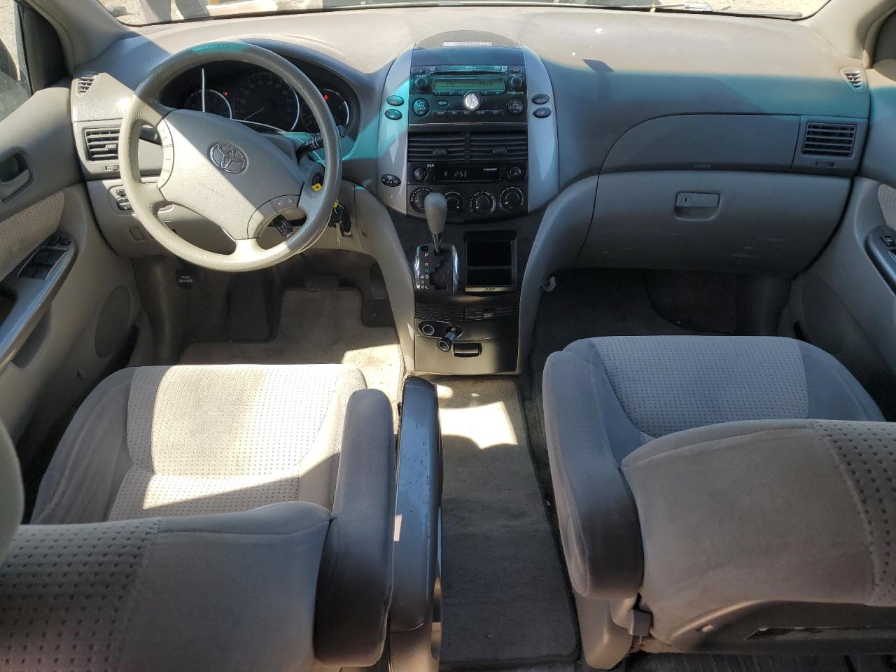 2008 Toyota Sienna - Image 8