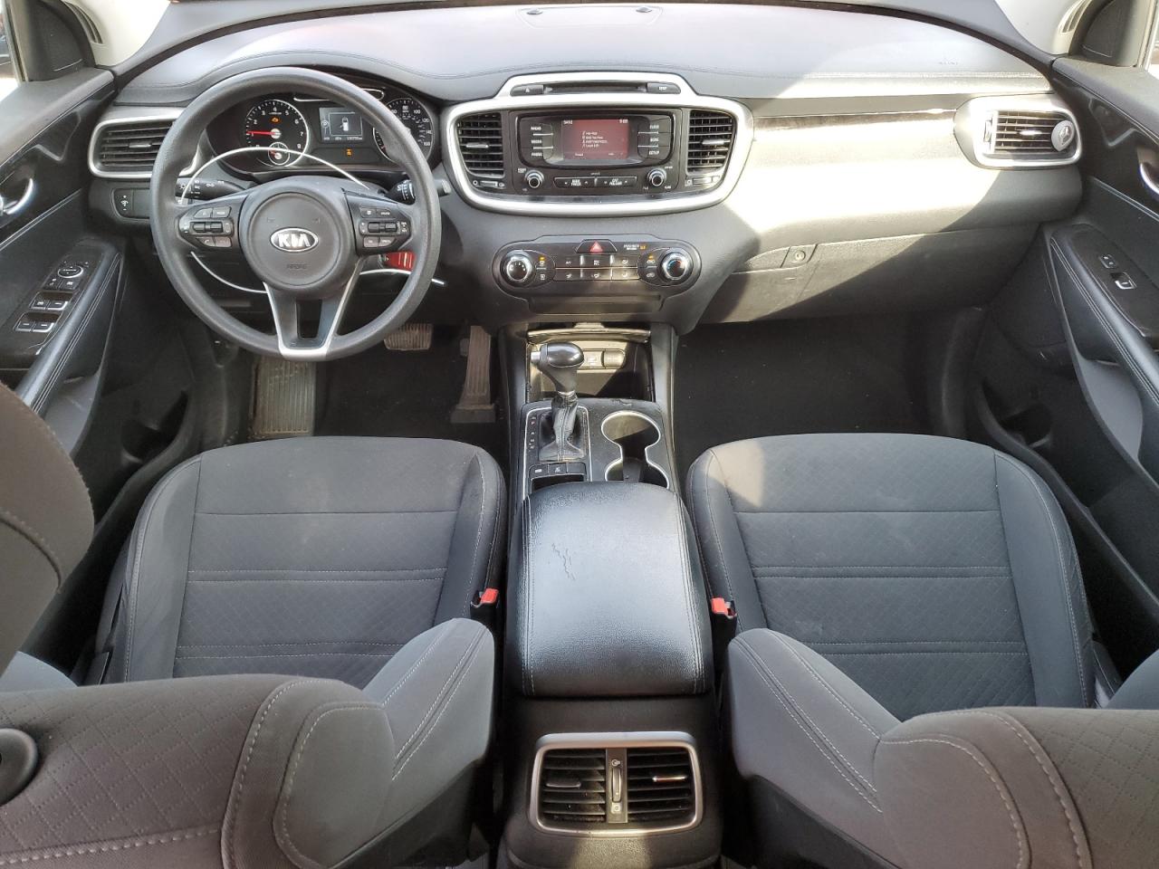 2017 Kia Sorento - Image 8