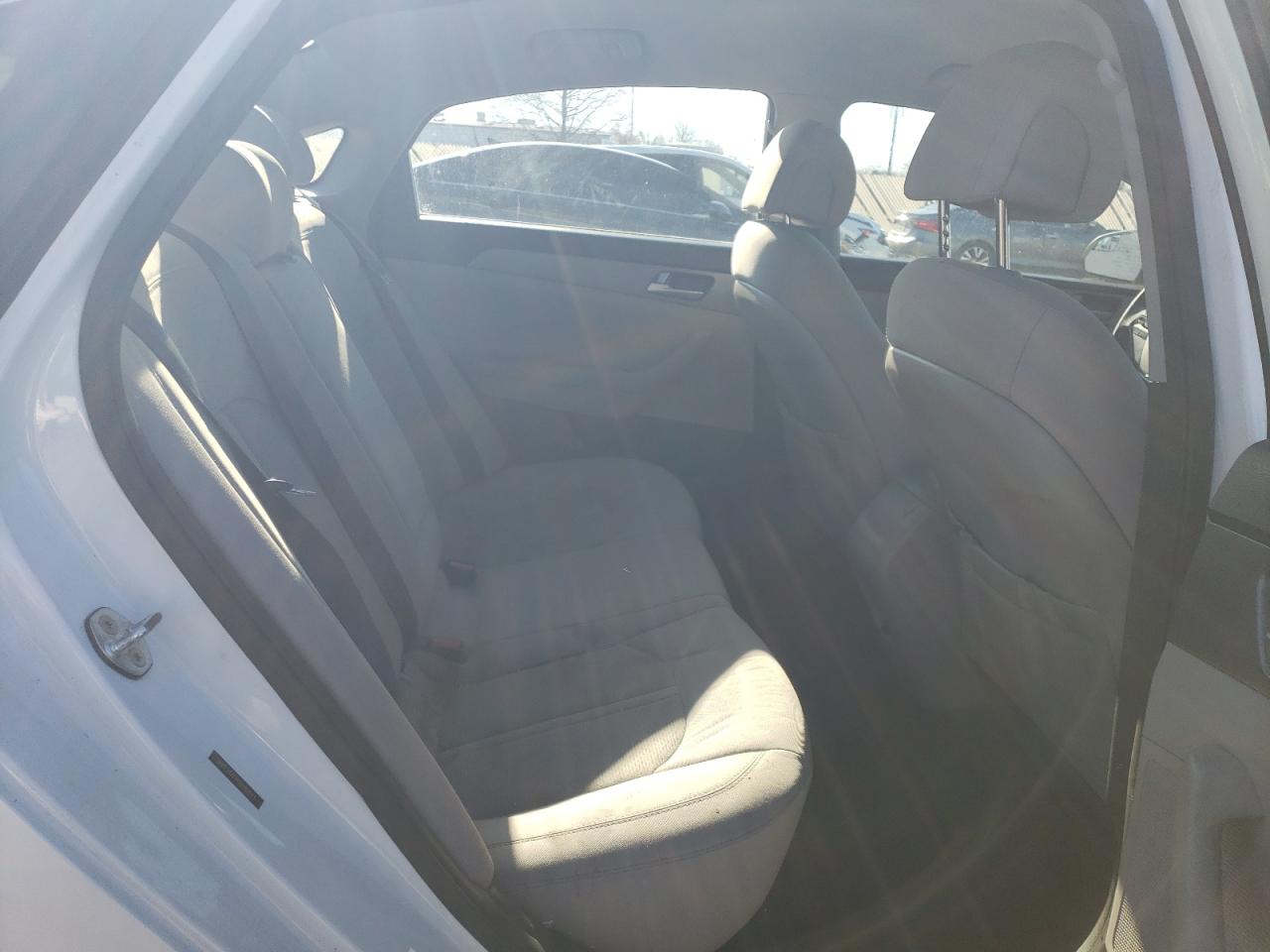 2016 Hyundai Sonata - Image 11