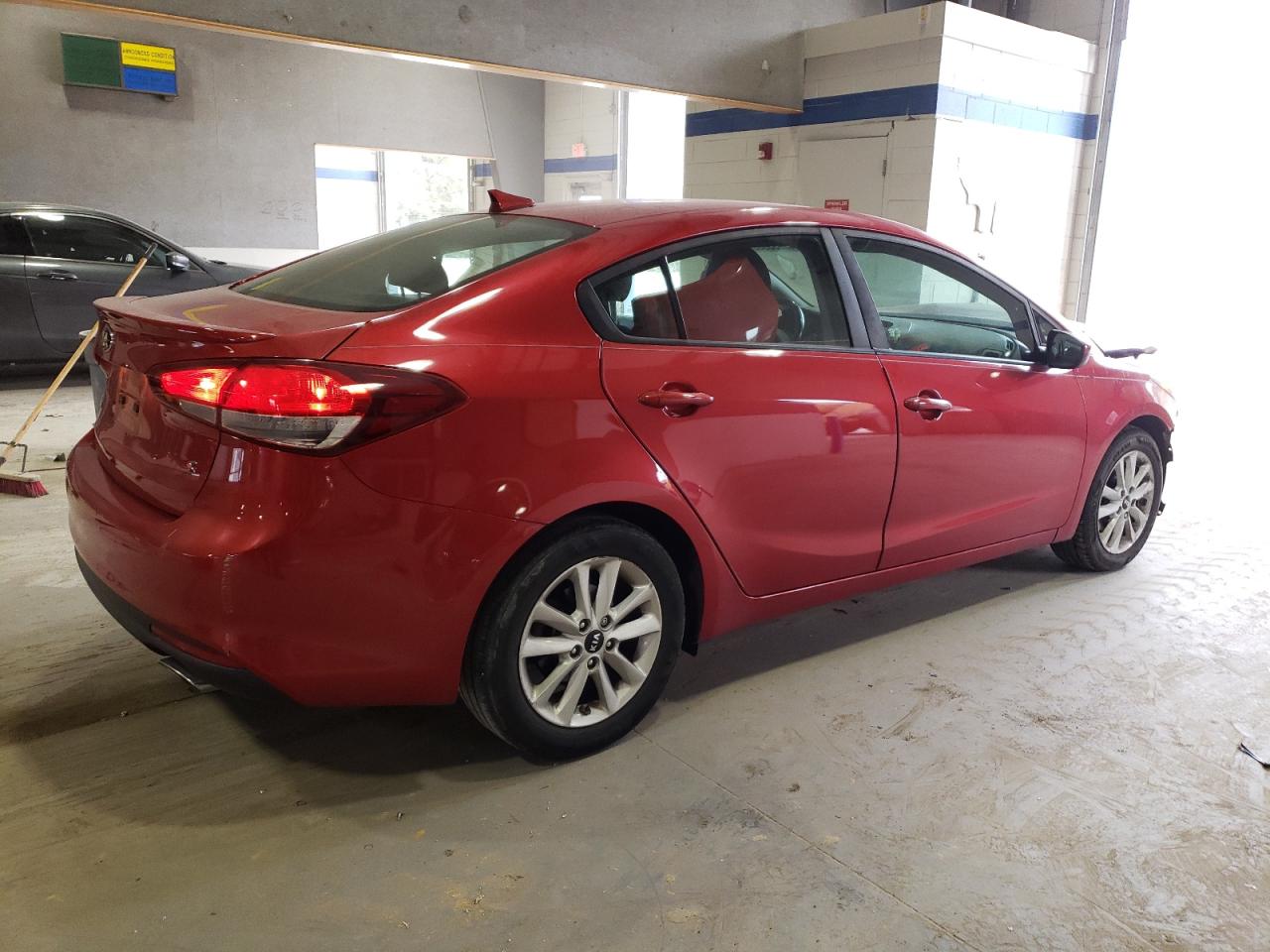 2017 Kia Forte - Image 3
