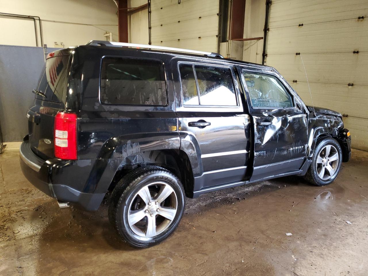 2016 Jeep Liberty (Patriot) - Image 3
